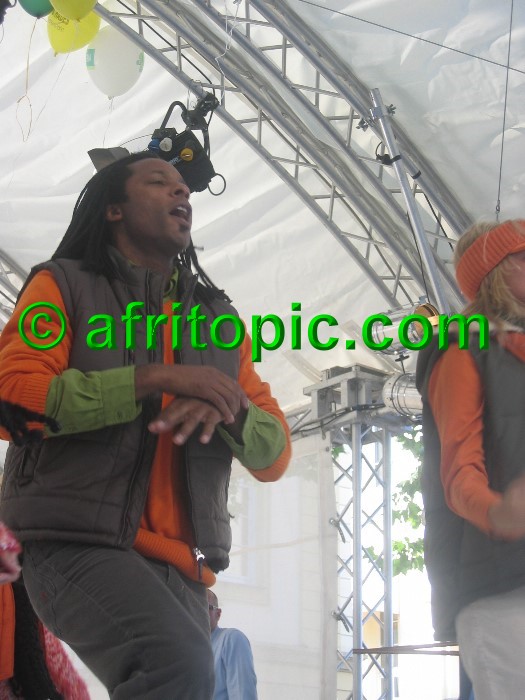 ../Images/Krefeld-Strssenmodenschau-2005 351.jpg